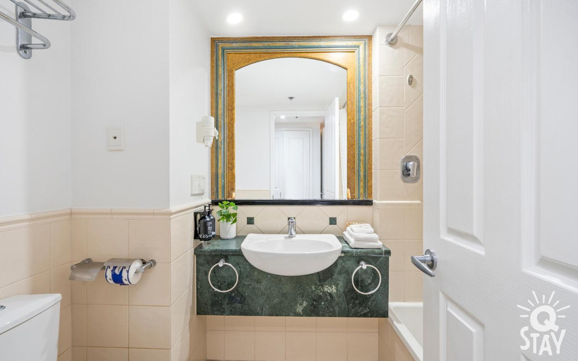 Legends Apartments - Qstay Гоулд Коуст Екстериор снимка