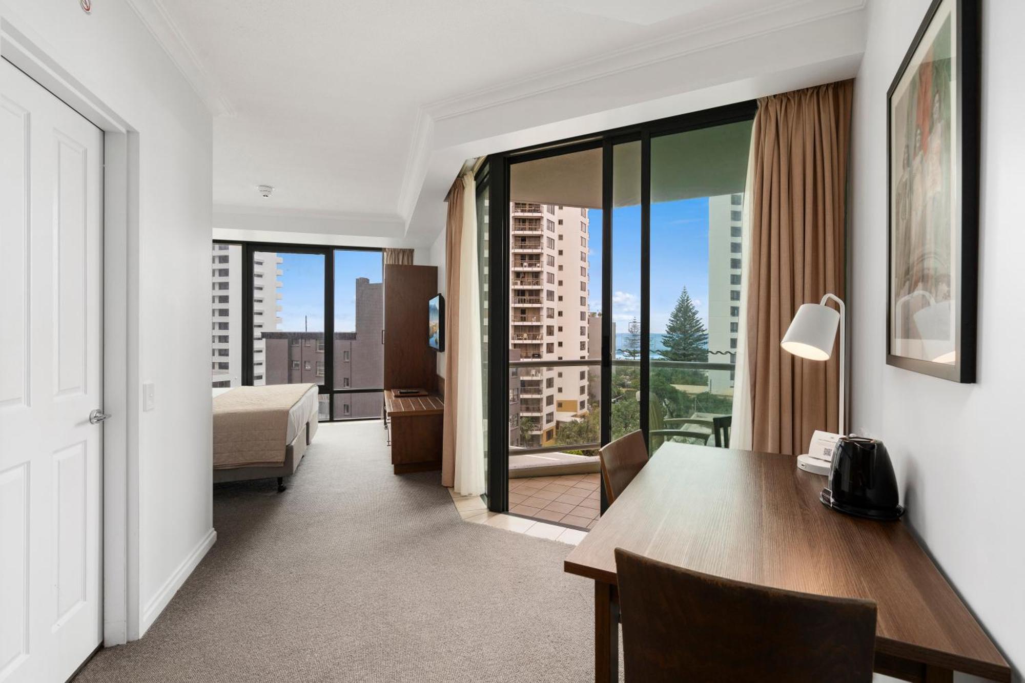 Legends Apartments - Qstay Гоулд Коуст Екстериор снимка