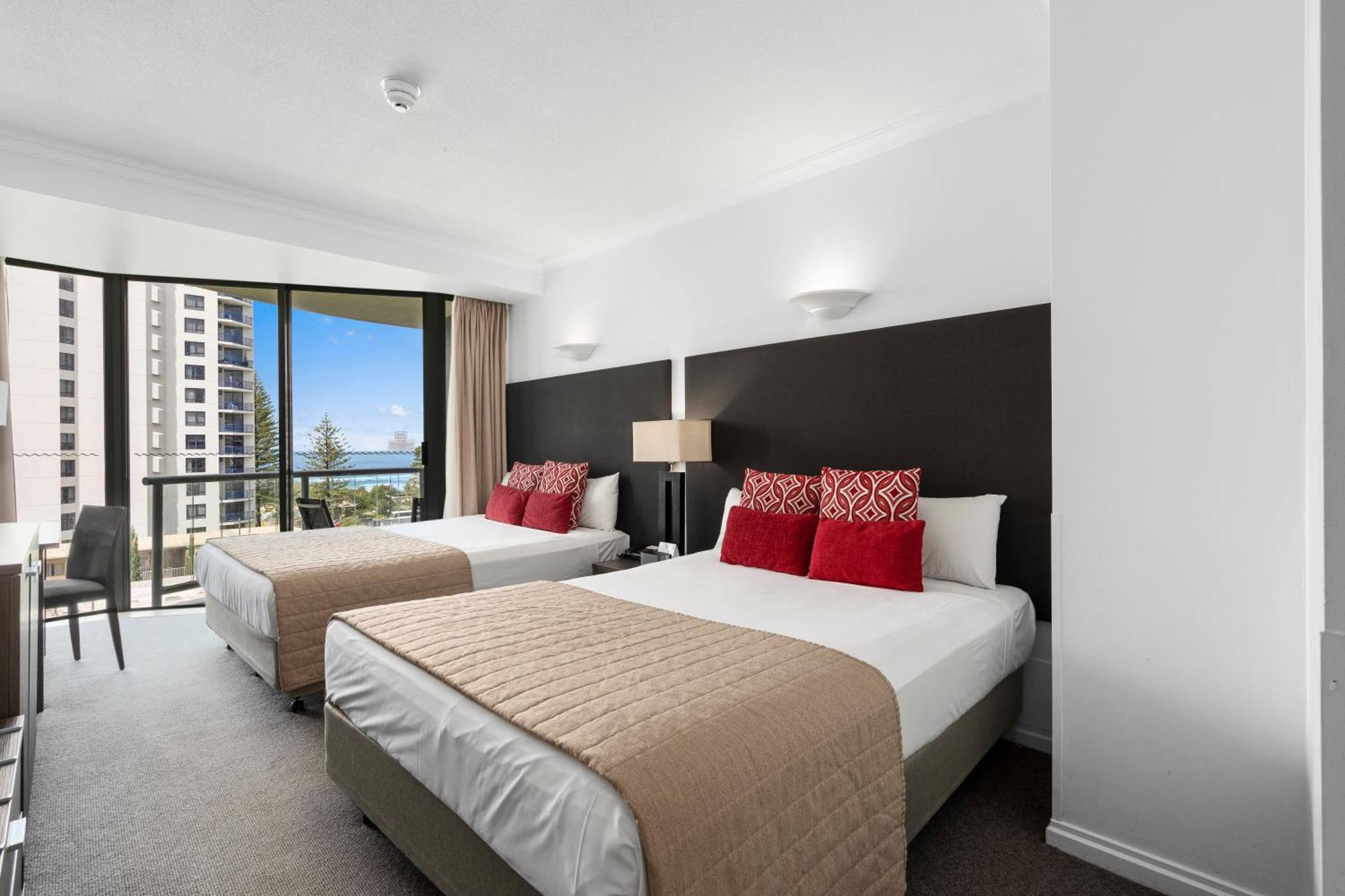 Legends Apartments - Qstay Гоулд Коуст Екстериор снимка