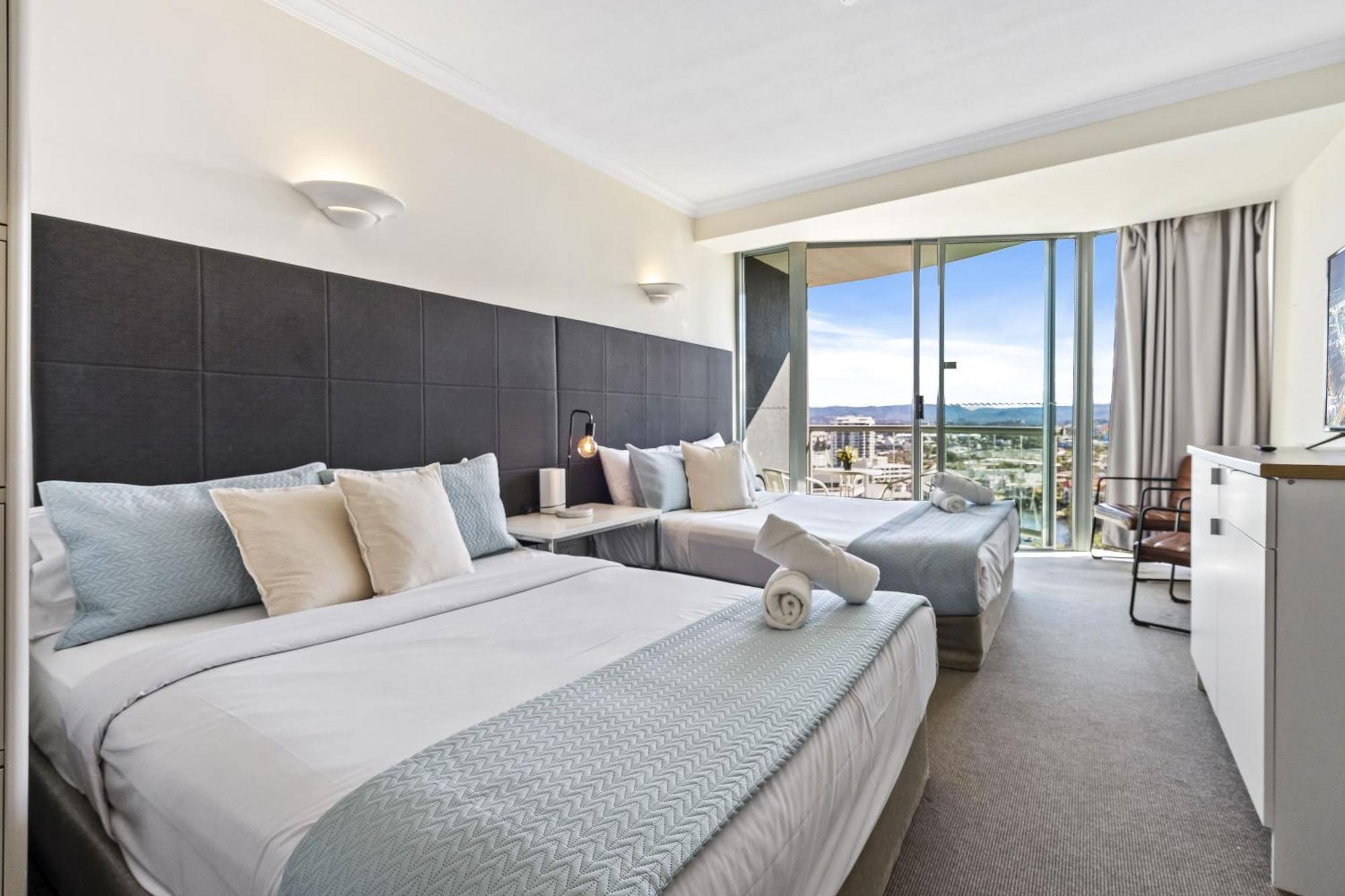 Legends Apartments - Qstay Гоулд Коуст Екстериор снимка
