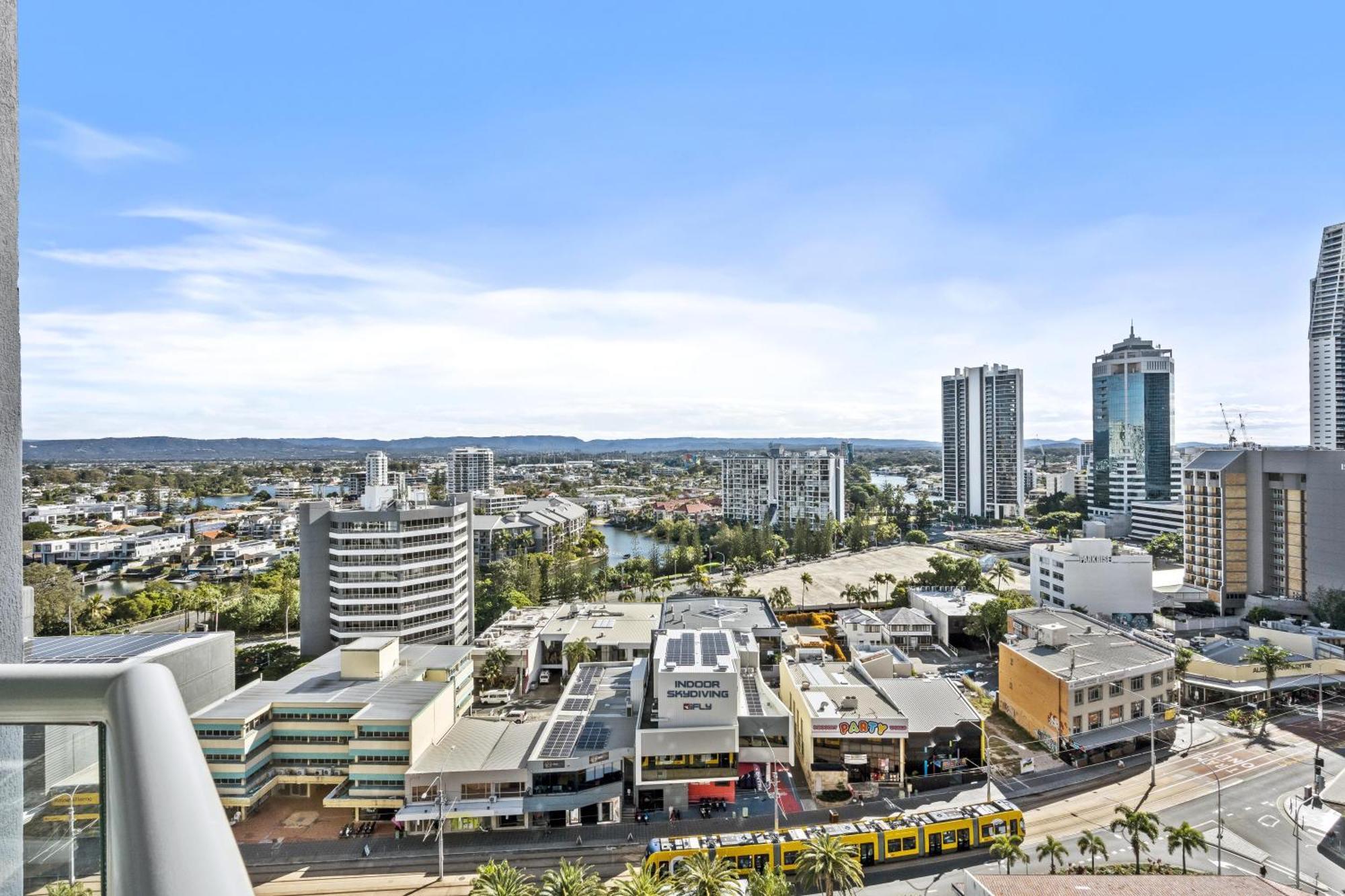 Legends Apartments - Qstay Гоулд Коуст Екстериор снимка