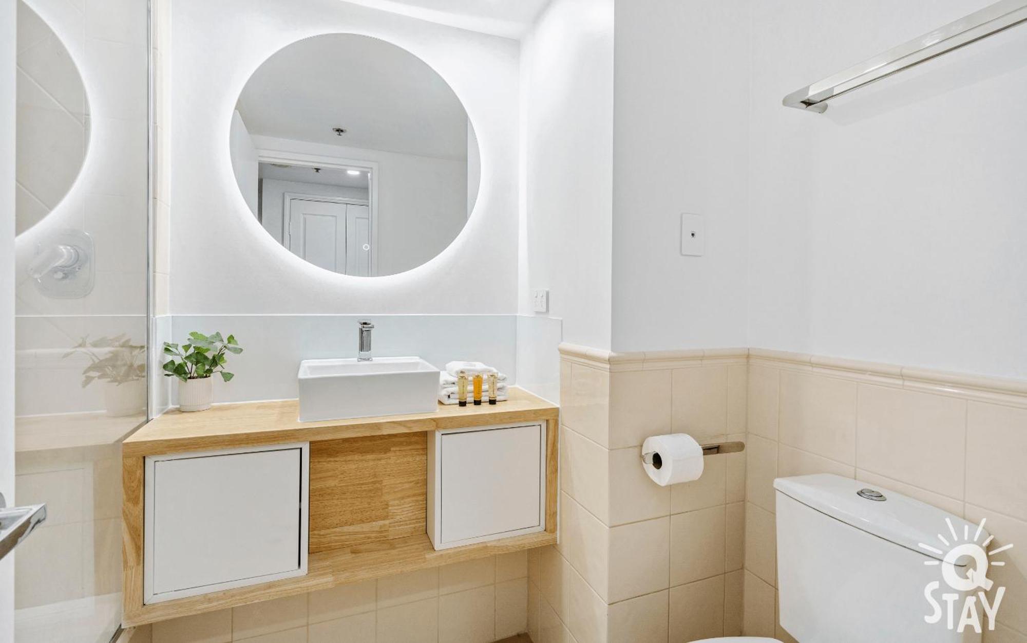 Legends Apartments - Qstay Гоулд Коуст Екстериор снимка